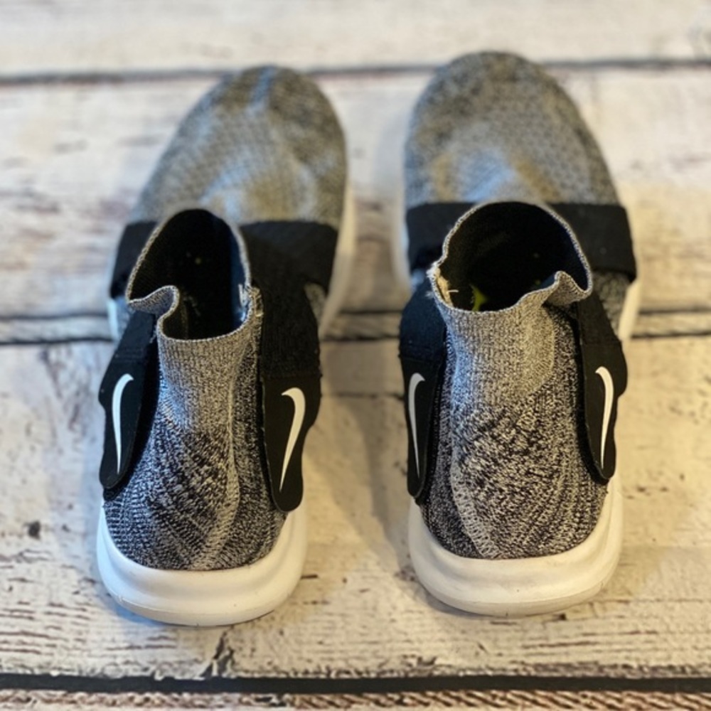 Free Run Motion Flyknit 2017 'Black White' - Picture 5 of 11